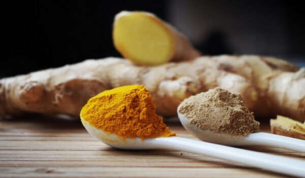 Cúrcuma con leche: el poderoso antiinflamatorio natural que debes probar